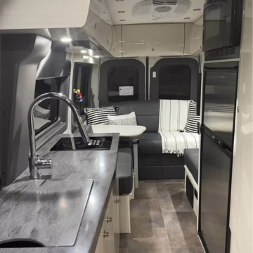 2021 Mercedes-Benz Sprinter 3500 Pleasure-Way Plateau TS — photo 3