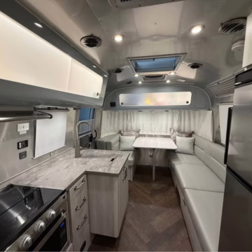 2024 Airstream International 25FB — photo 8