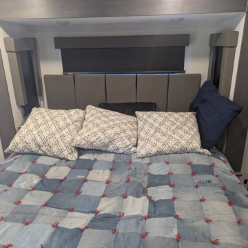 2021 Alliance RV Valor 40V13 — photo 11