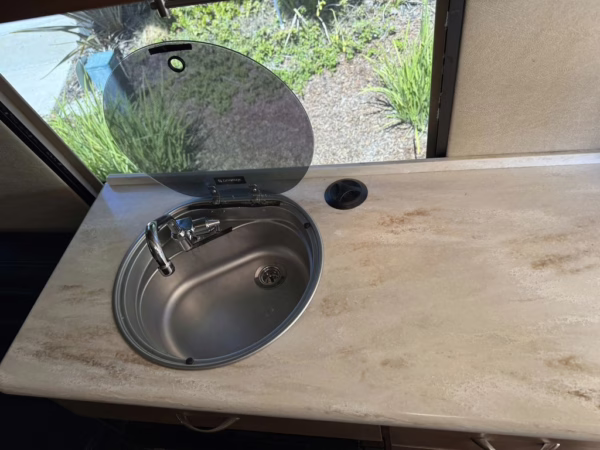 2016 Mercedes-Benz Sprinter 3500 Coachmen Galleria 24SQ — photo 22