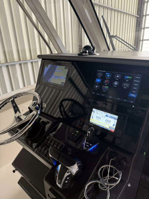 2022 Pursuit 32′ — photo 9